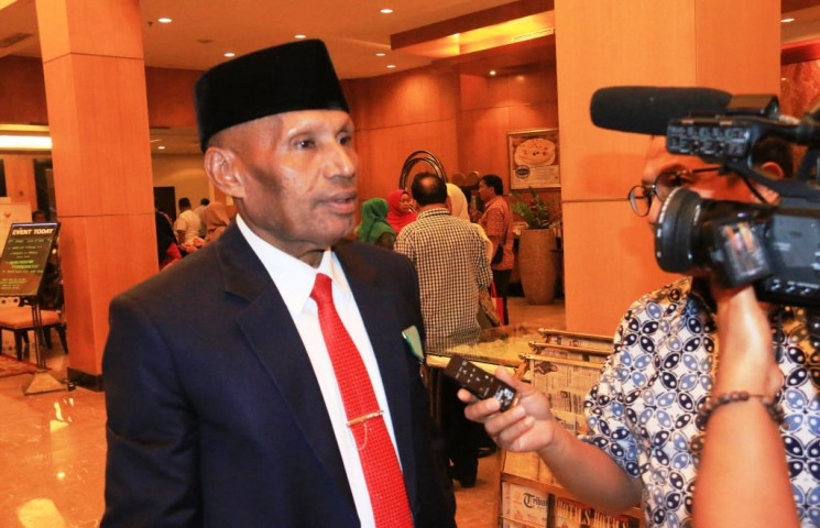 Komitmen Bangun Kependudukan dan KB, Walikota BTM Diganjar Penghargaan